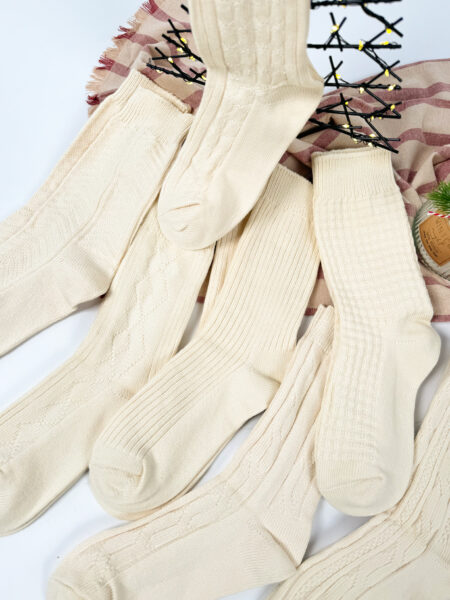 Chaussettes chaudes en laine blanches