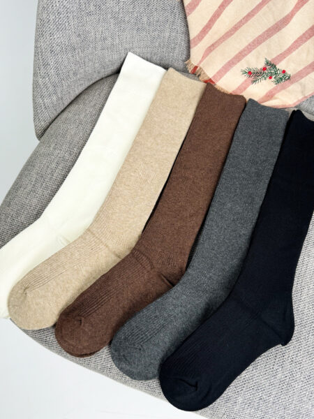 Chaussettes mi-bas en cachemire dans des couleurs basiques