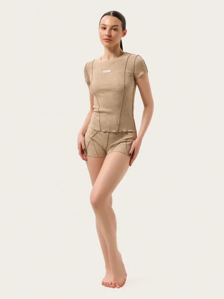 Ensemble côtelé couleur cappuccino : short et t-shirt