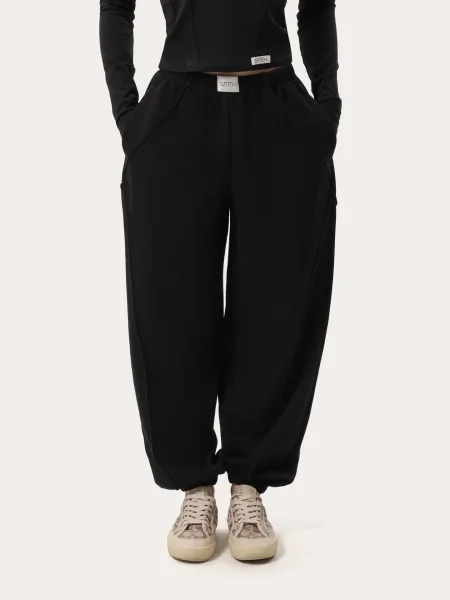 Joggers noirs avec coutures décoratives