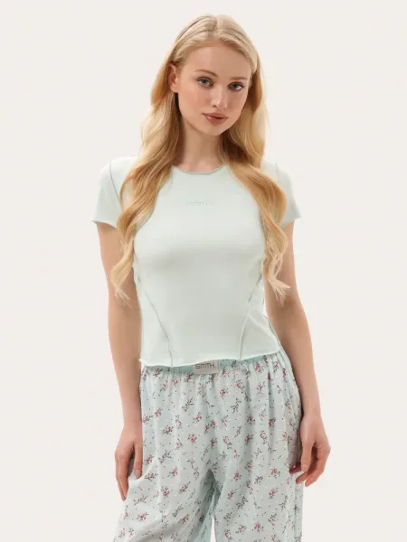 T-shirt slim en coton menthe avec broderie logo