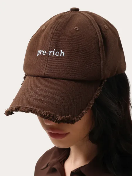 Casquette marron avec broderie «Pre-rich»