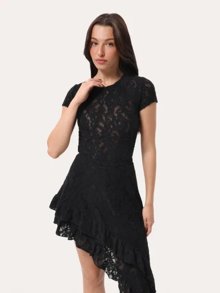 T-shirt noir en dentelle texturée duveteuse