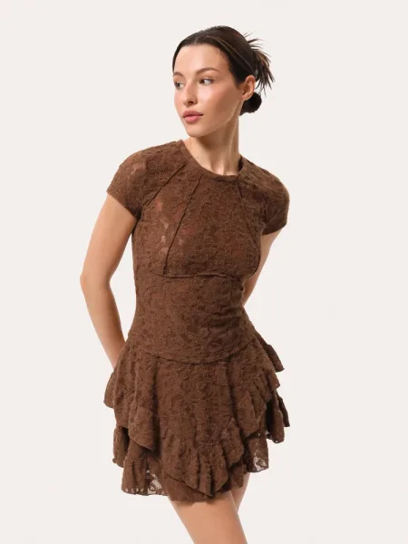 T-shirt caramel en dentelle texturée duveteuse