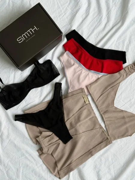 Boîte surprise : 2 ensembles, 3 culottes
